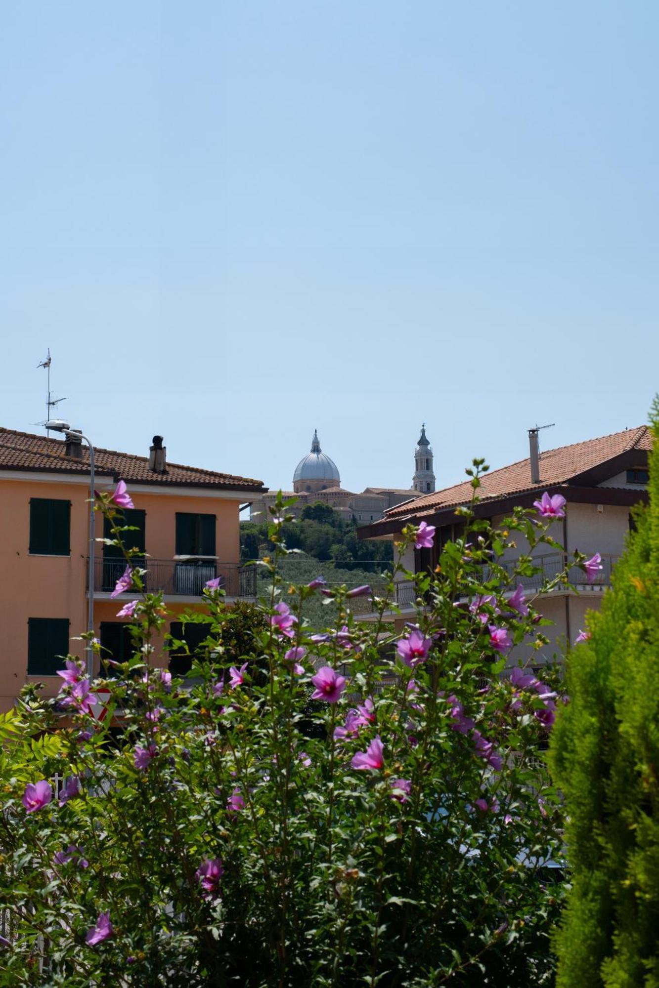 Villa Bianca Apartment Loreto Esterno foto